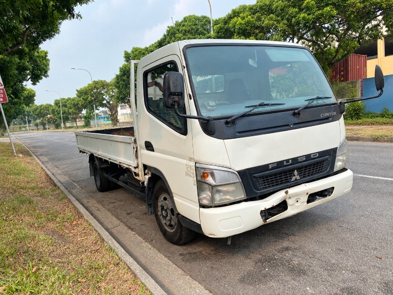 2011 Mitsubishi Canter T