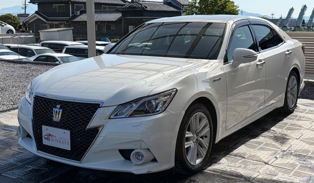 2013 Toyota Crown HV