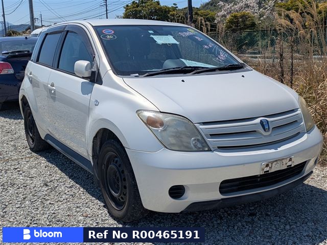 2004 Toyota IST