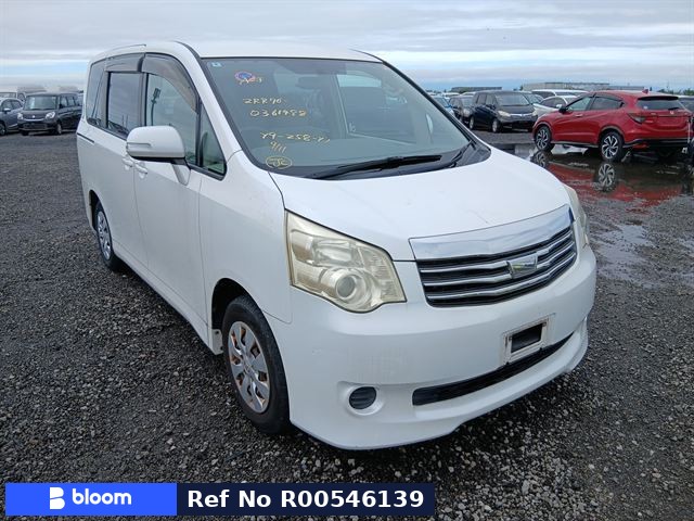 2010 Toyota Noah