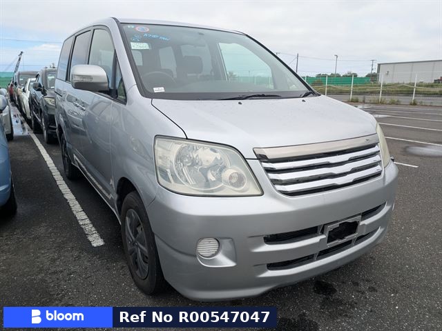 2003 Toyota Noah