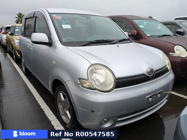 2004 Toyota Sienta