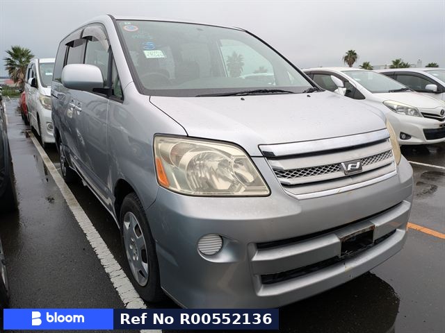 2005 Toyota Noah