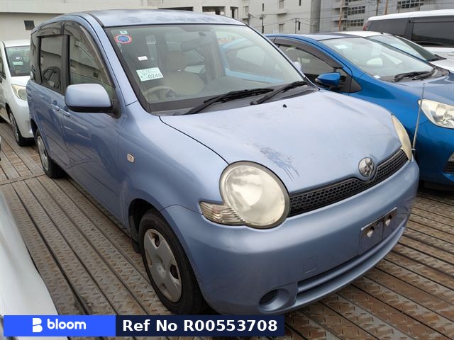 2004 Toyota Sienta