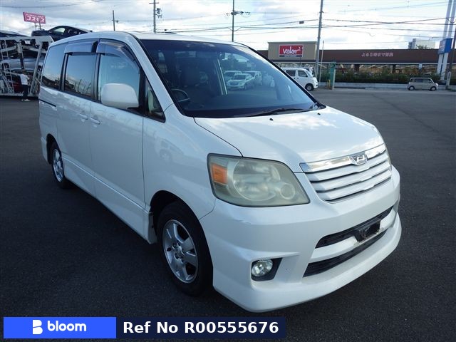 2003 Toyota Noah