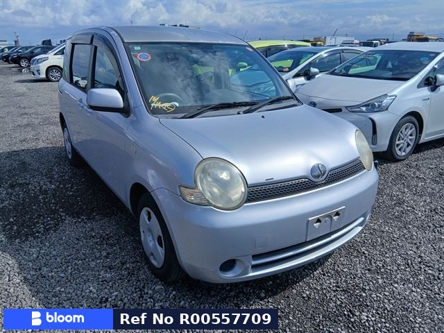 2004 Toyota Sienta