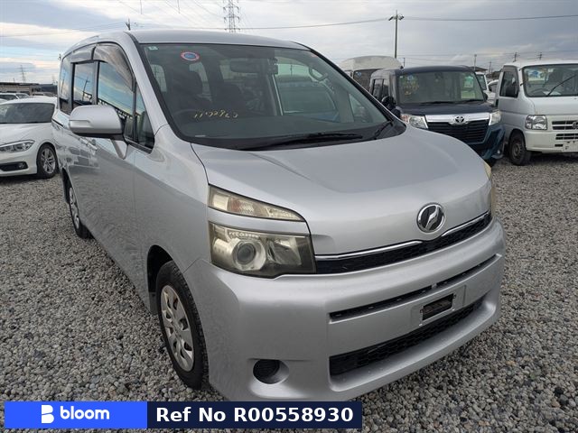 2010 Toyota Voxy