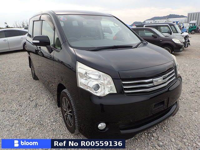 2013 Toyota Noah
