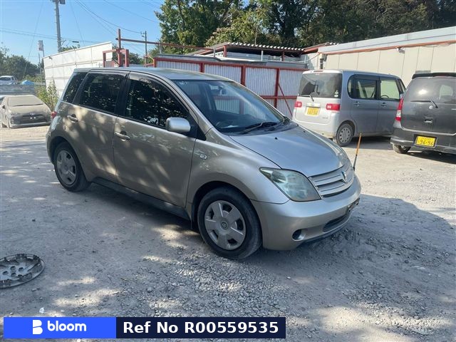 2004 Toyota IST