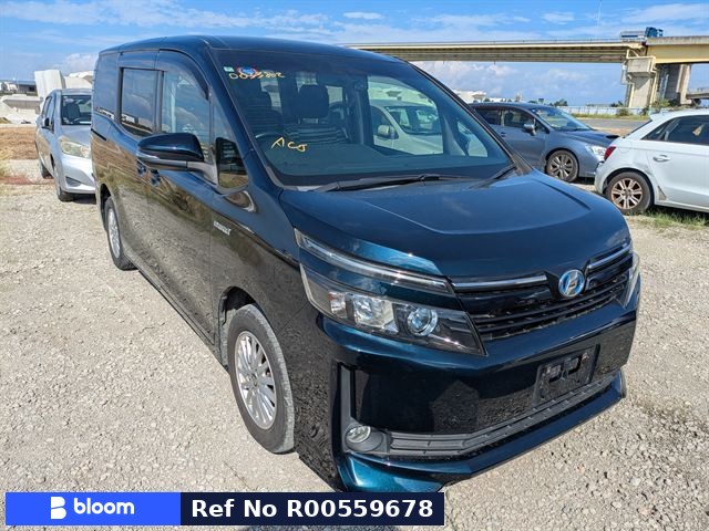 2014 Toyota Voxy HV