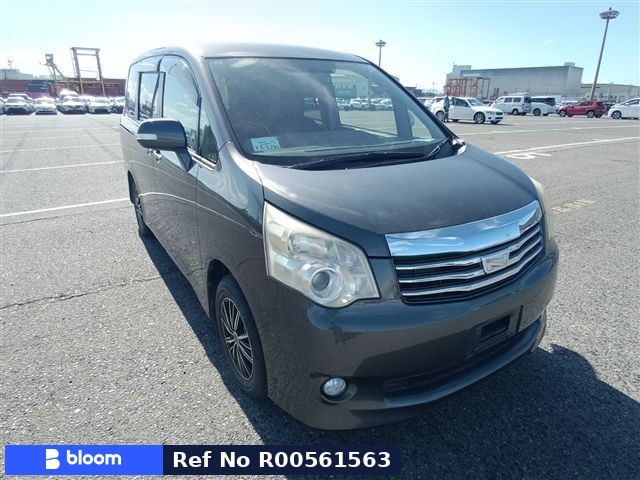 2011 Toyota Noah