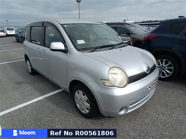 2005 Toyota Sienta