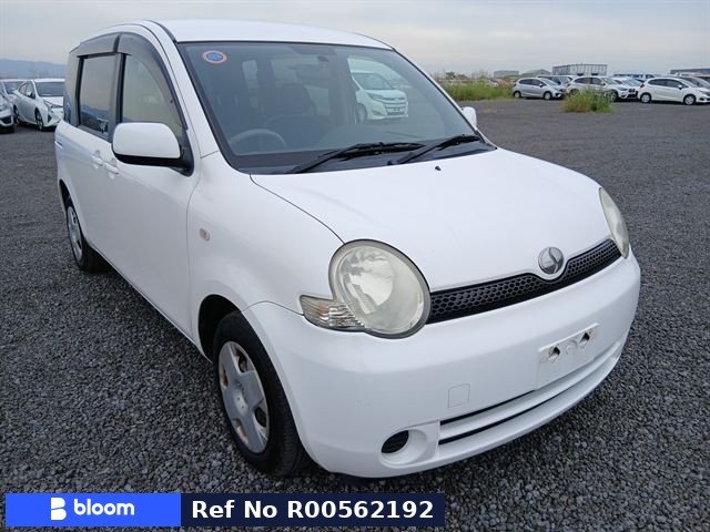 2004 Toyota Sienta