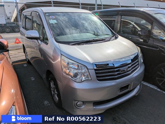 2011 Toyota Noah
