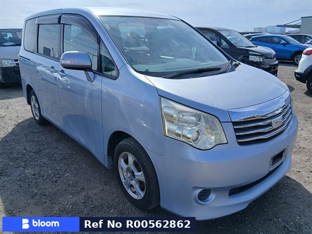 2010 Toyota Noah