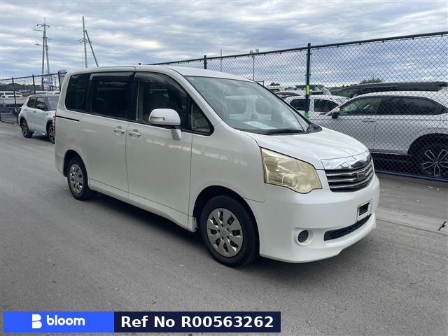 2010 Toyota Noah