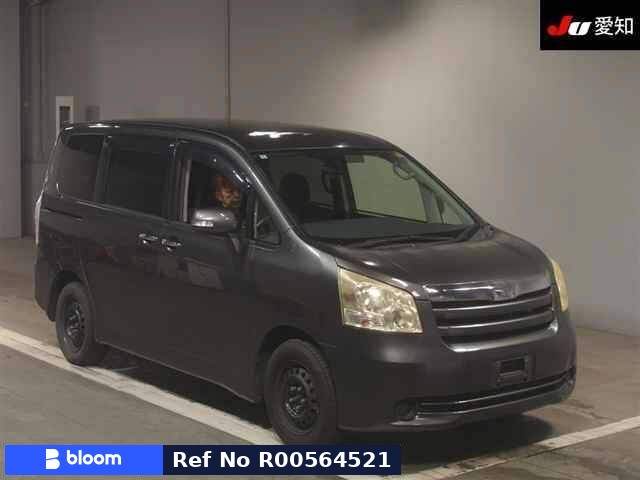 2010 Toyota Noah