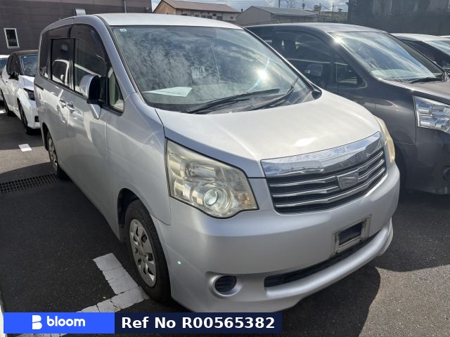 2011 Toyota Noah