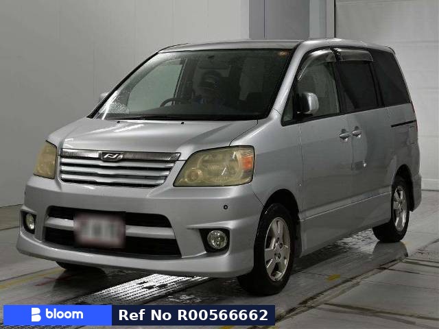2003 Toyota Noah