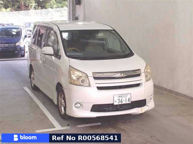 2010 Toyota Noah
